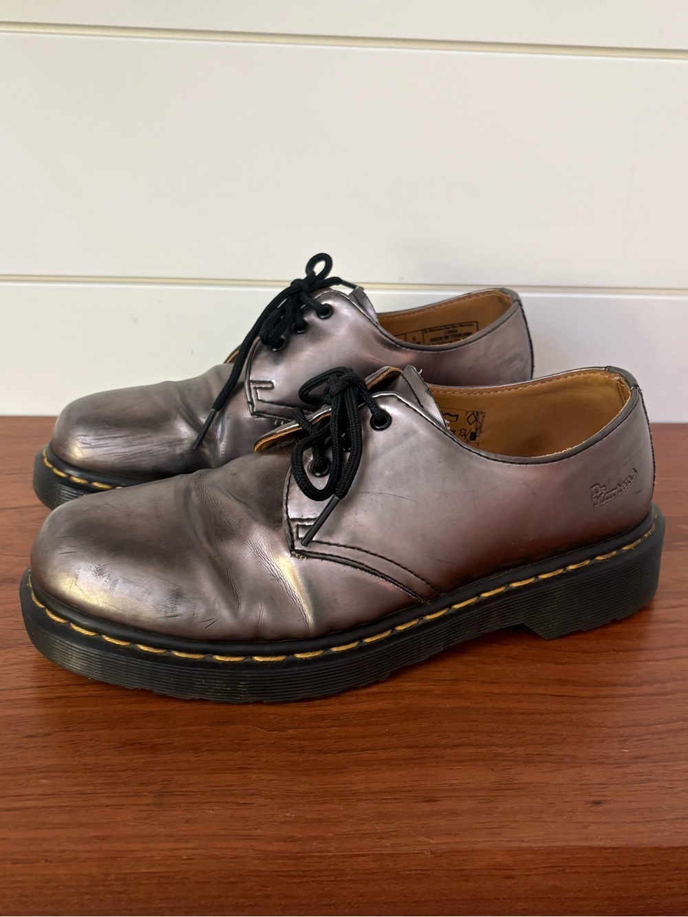 Dr. DOC Martens Oxford Shoes Womens Size 6 Silver Metallic Leather Casual Retro